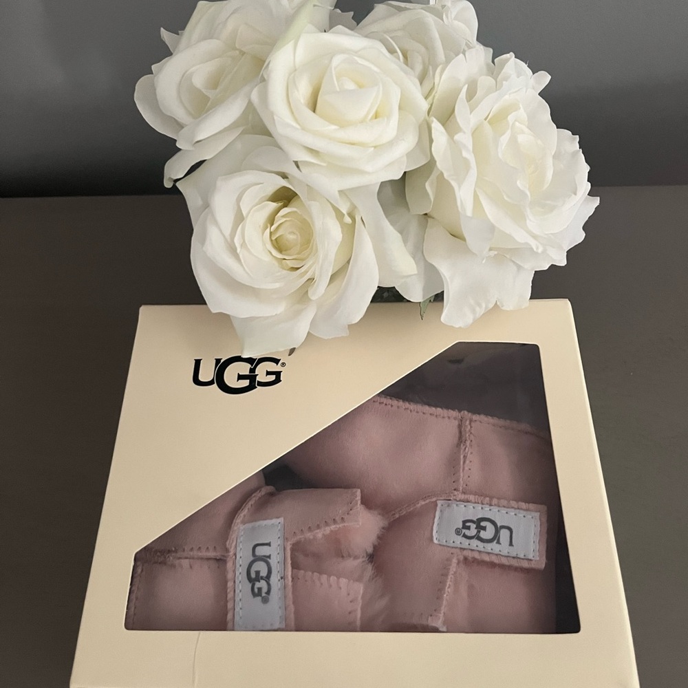 Baby pink Uggs